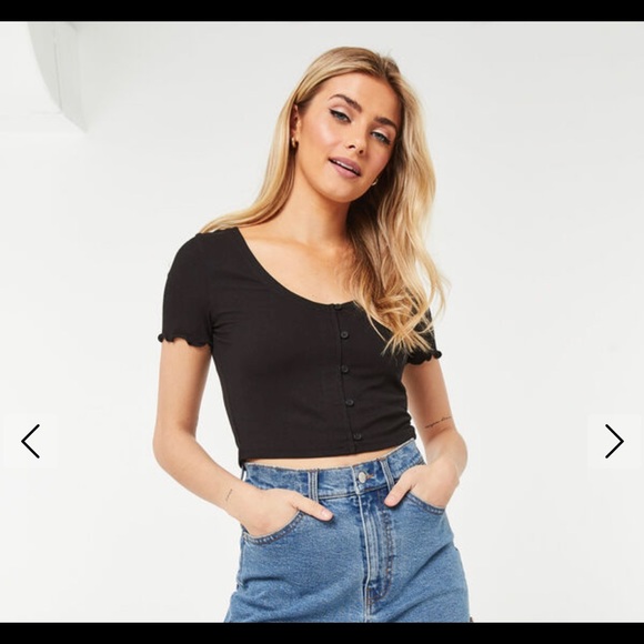 🔵Cropped Button Down Black Tee - Picture 1 of 6